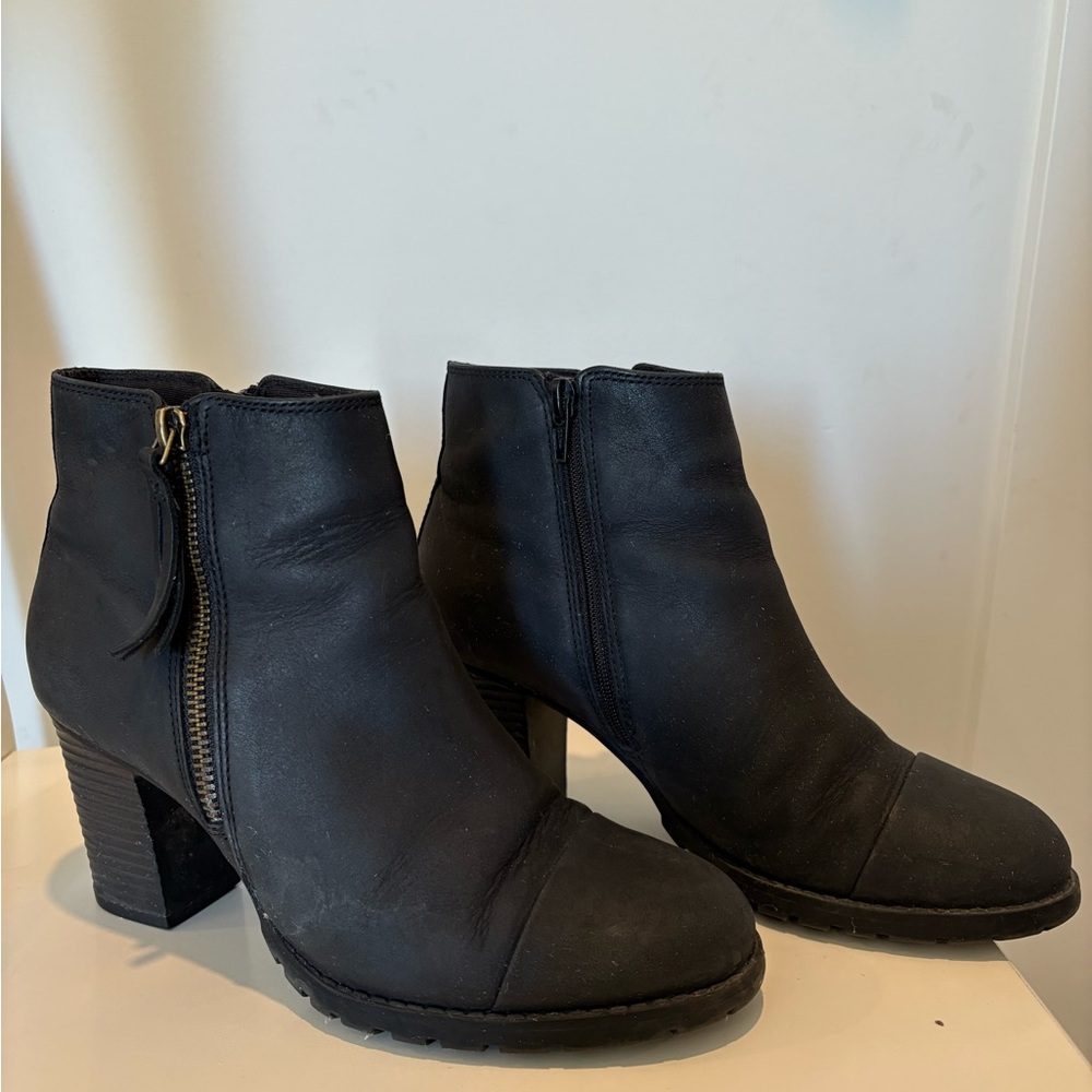 Clarks Black Leather Ankle Boots with Side Zipper